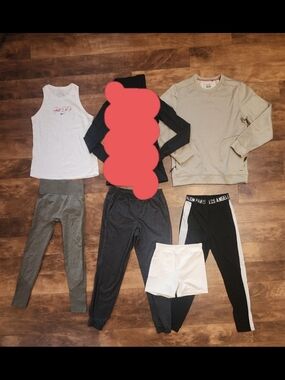 6 Piece Athletic Clothing Bundle Size Xs & Small